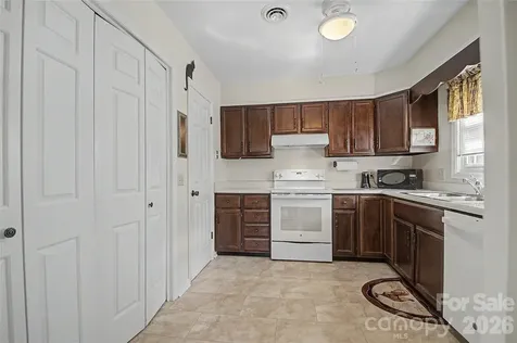1765 Haywood Manor Road Hendersonville NC 28791