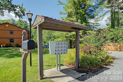 1765 Haywood Manor Road Hendersonville NC 28791