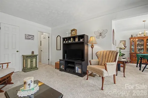1765 Haywood Manor Road Hendersonville NC 28791