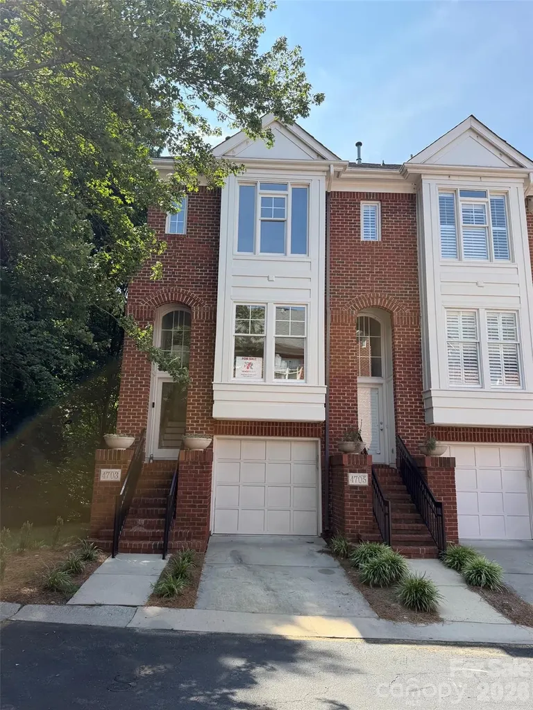 4703 S Hill View Drive Charlotte NC 28210