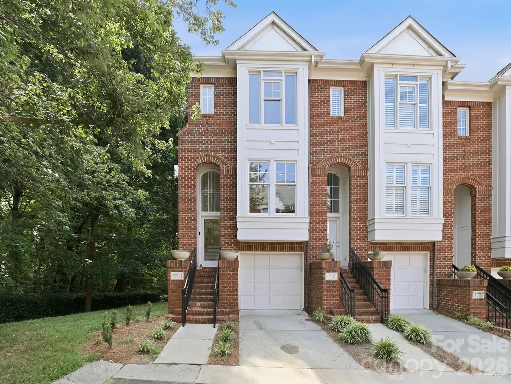 4703 S Hill View Drive Charlotte NC 28210