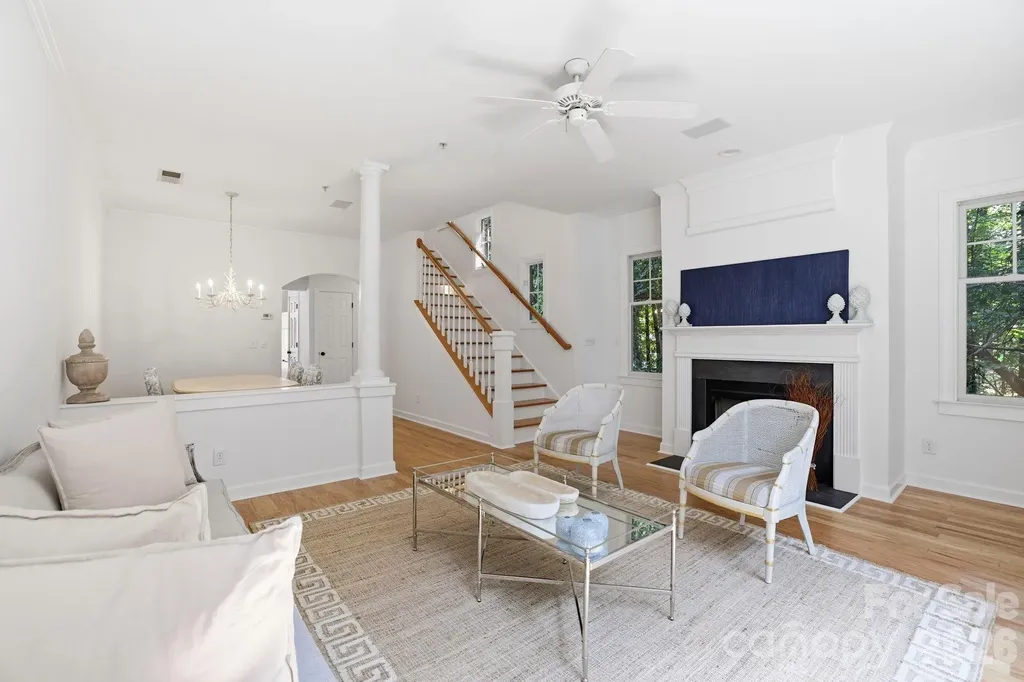 4703 S Hill View Drive Charlotte NC 28210