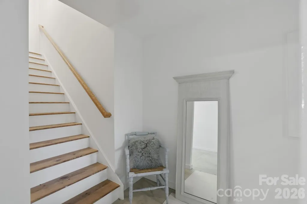 4703 S Hill View Drive Charlotte NC 28210