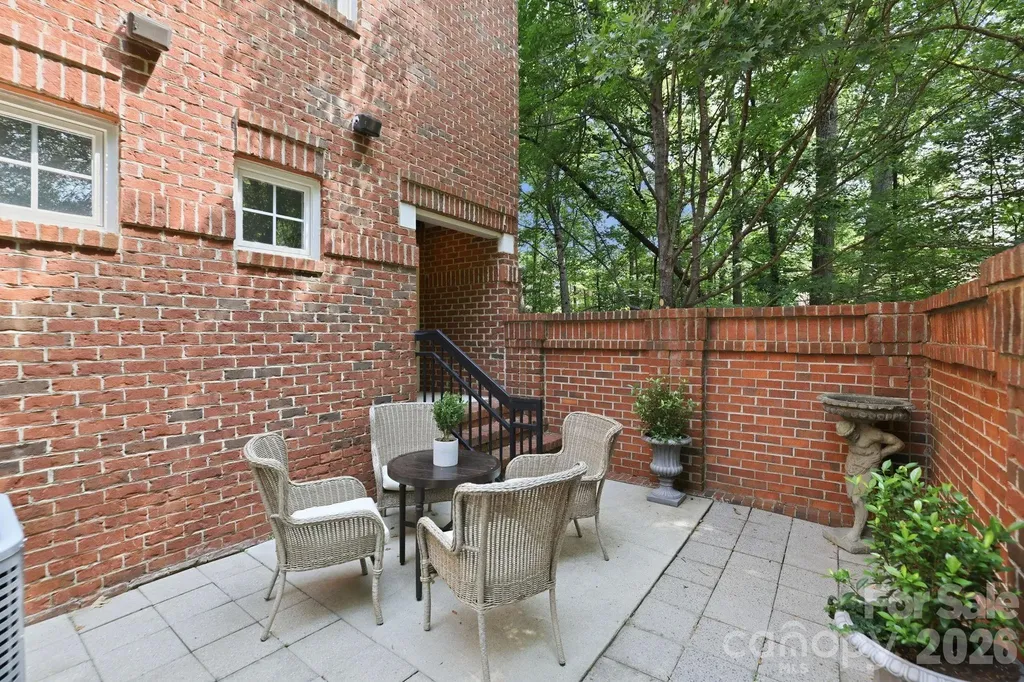 4703 S Hill View Drive Charlotte NC 28210