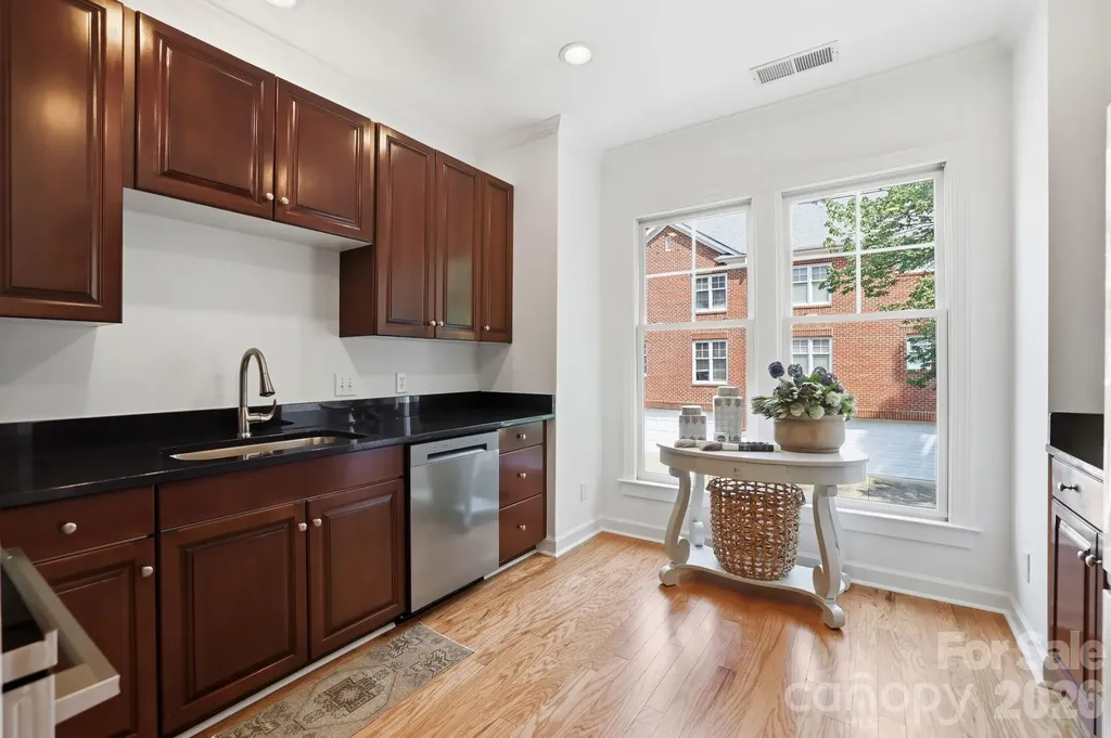 4703 S Hill View Drive Charlotte NC 28210