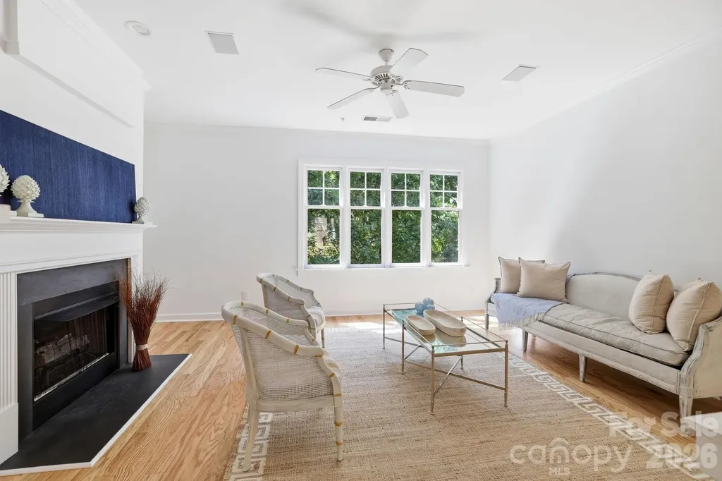 4703 S Hill View Drive Charlotte NC 28210