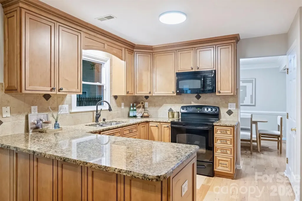 2500 Crescent Knoll Drive Matthews NC 28105