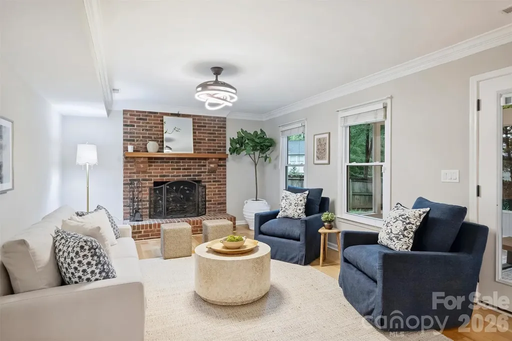 2500 Crescent Knoll Drive Matthews NC 28105
