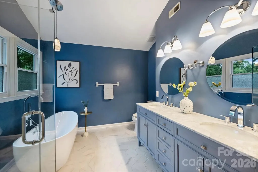 2500 Crescent Knoll Drive Matthews NC 28105
