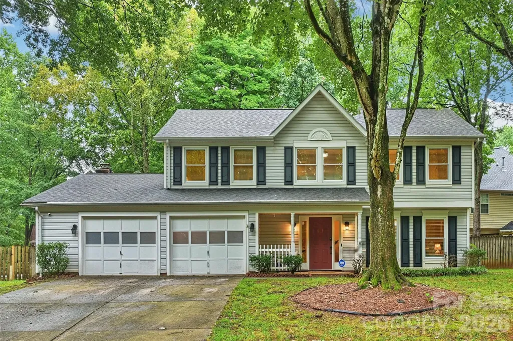 2500 Crescent Knoll Drive Matthews NC 28105