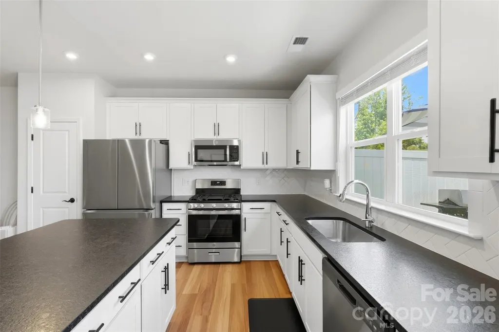 2037 Howell Creek Way Charlotte NC 28215