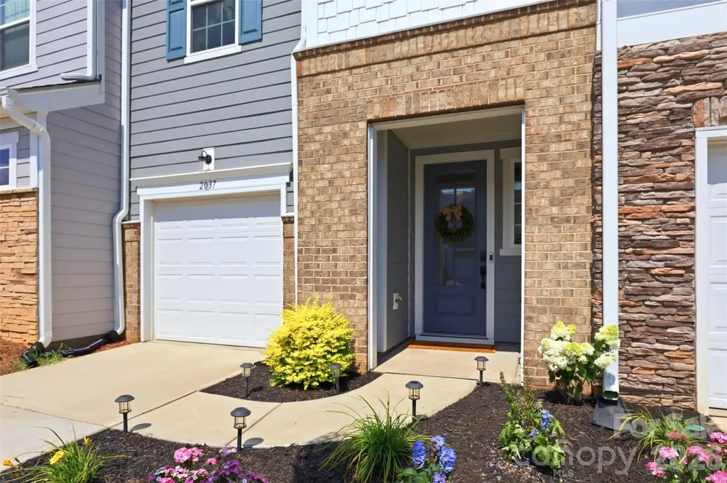 2037 Howell Creek Way Charlotte NC 28215