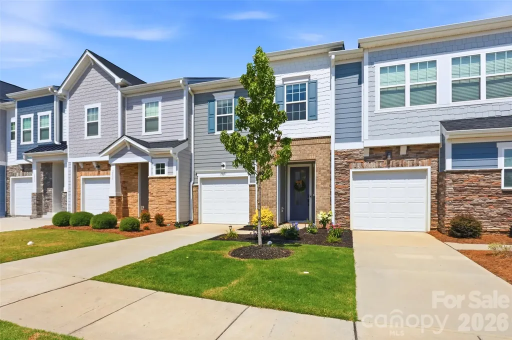 2037 Howell Creek Way Charlotte NC 28215