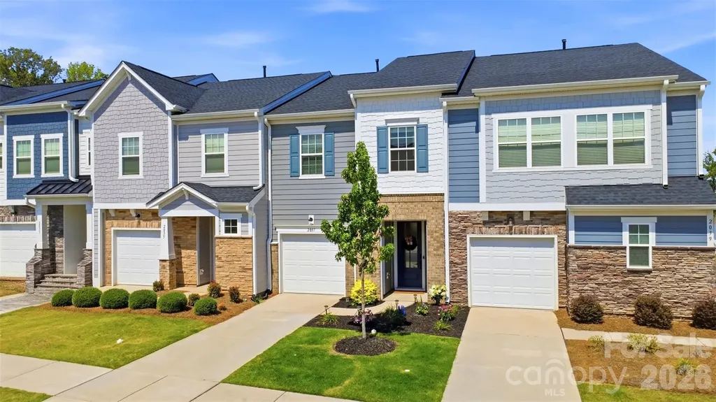 2037 Howell Creek Way Charlotte NC 28215