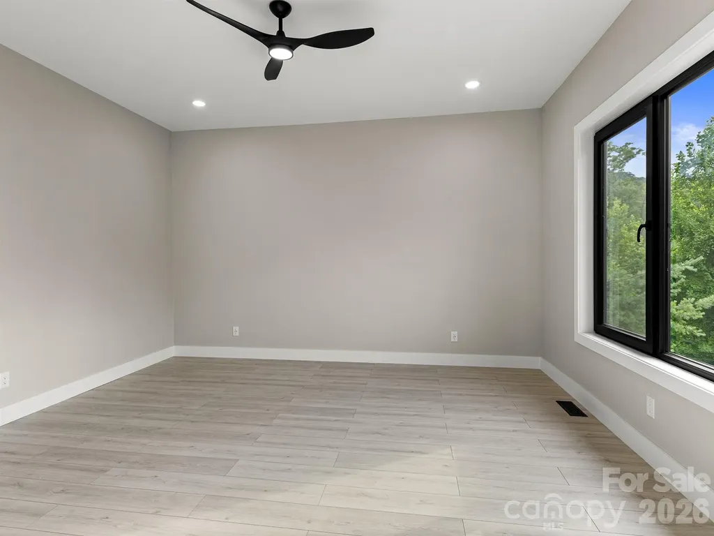 4 Tremorra Trail Leicester NC 28748
