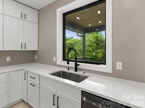 4 Tremorra Trail Leicester NC 28748