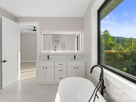 4 Tremorra Trail Leicester NC 28748