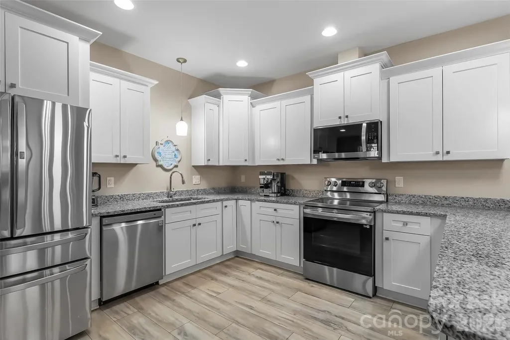 1640 Farmington Hills Drive Conover NC 28613