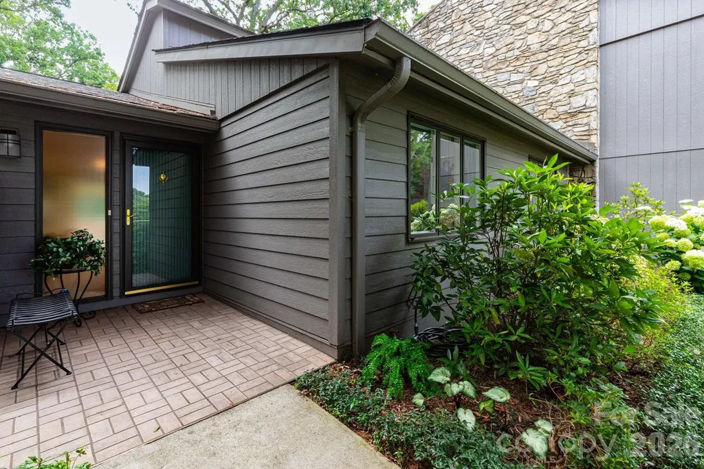 301 Crowfields Lane Asheville NC 28803