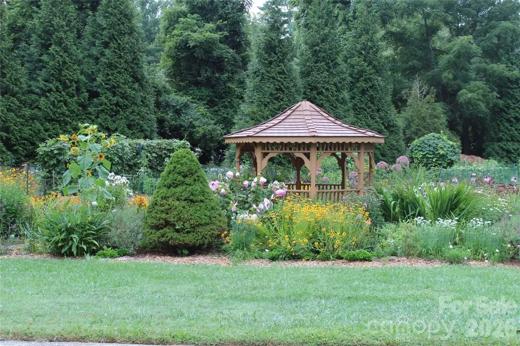 301 Crowfields Lane Asheville NC 28803