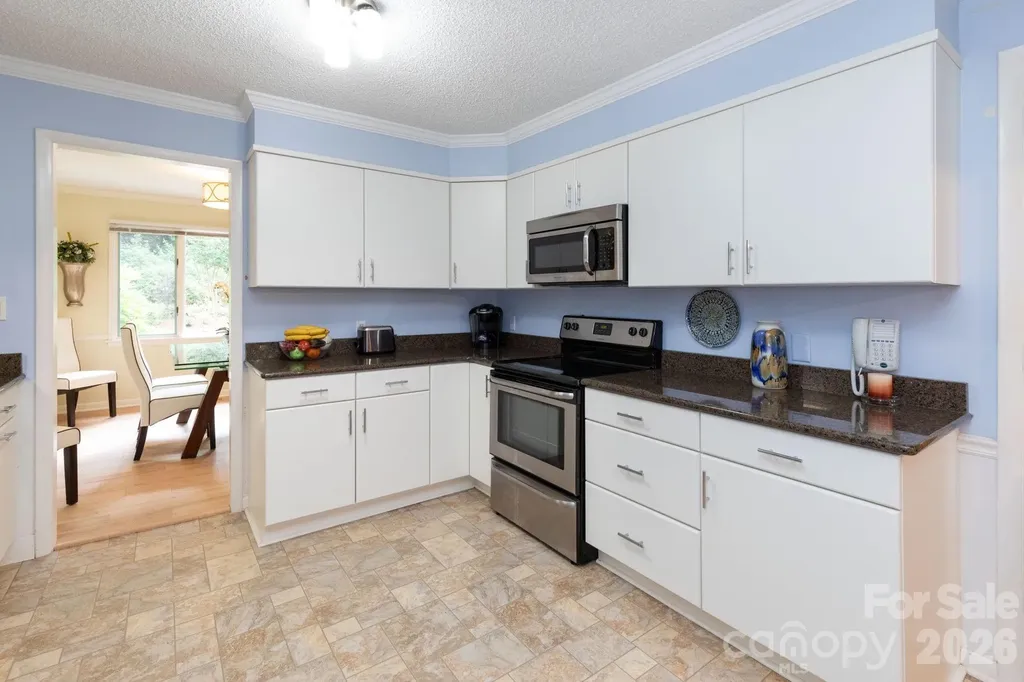 301 Crowfields Lane Asheville NC 28803
