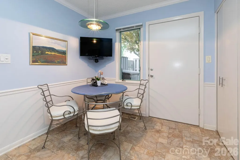 301 Crowfields Lane Asheville NC 28803