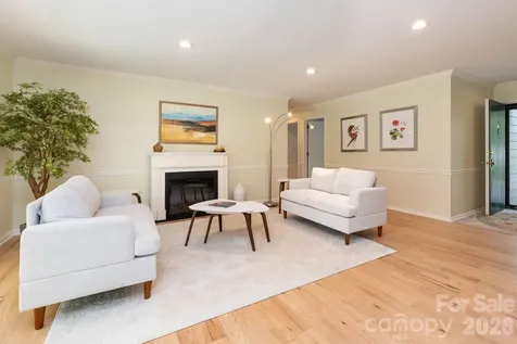 301 Crowfields Lane Asheville NC 28803