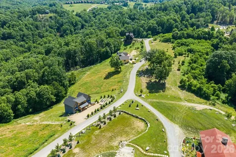 1030 High Valley Overlook Banner Elk NC 28604