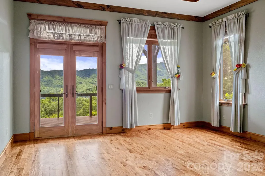 241 Glen Eagle Drive Waynesville NC 28786
