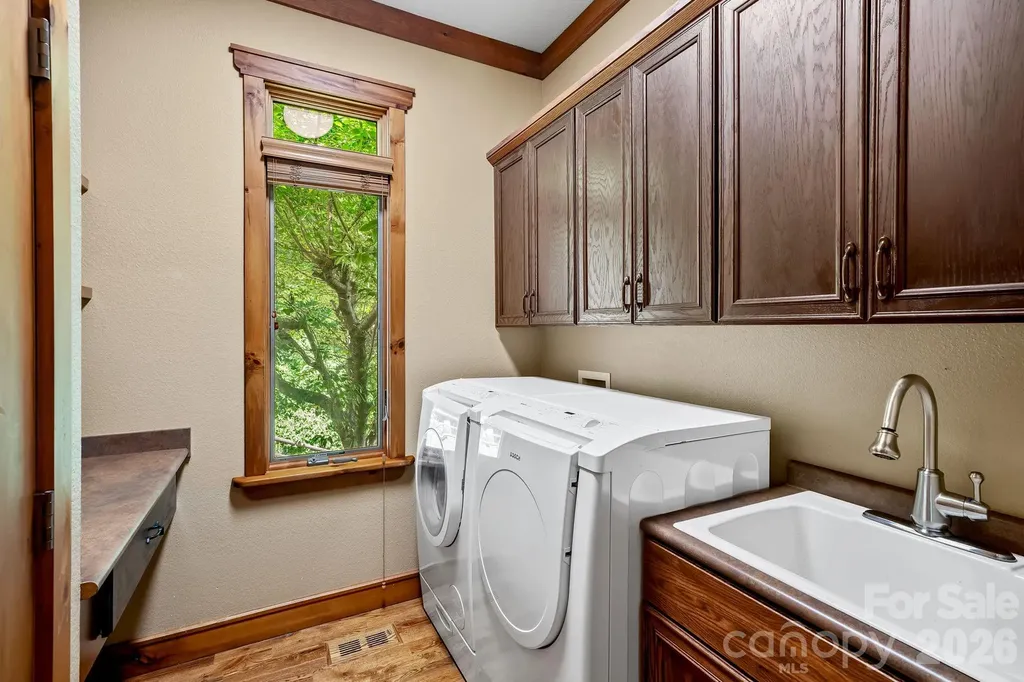 241 Glen Eagle Drive Waynesville NC 28786