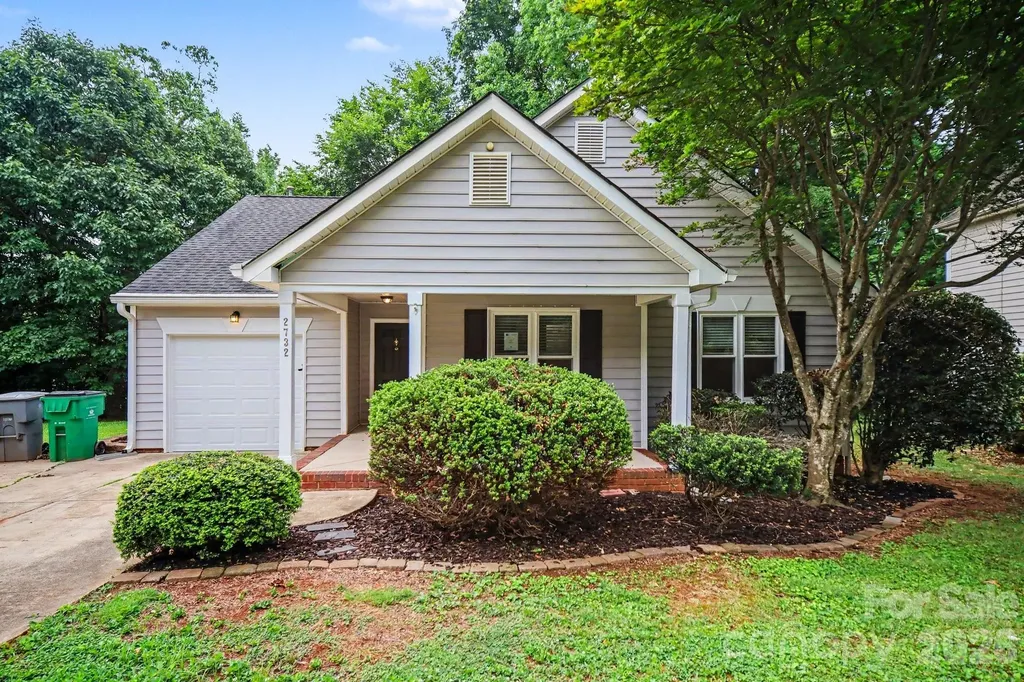 2732 Black Walnut Lane Charlotte NC 28262