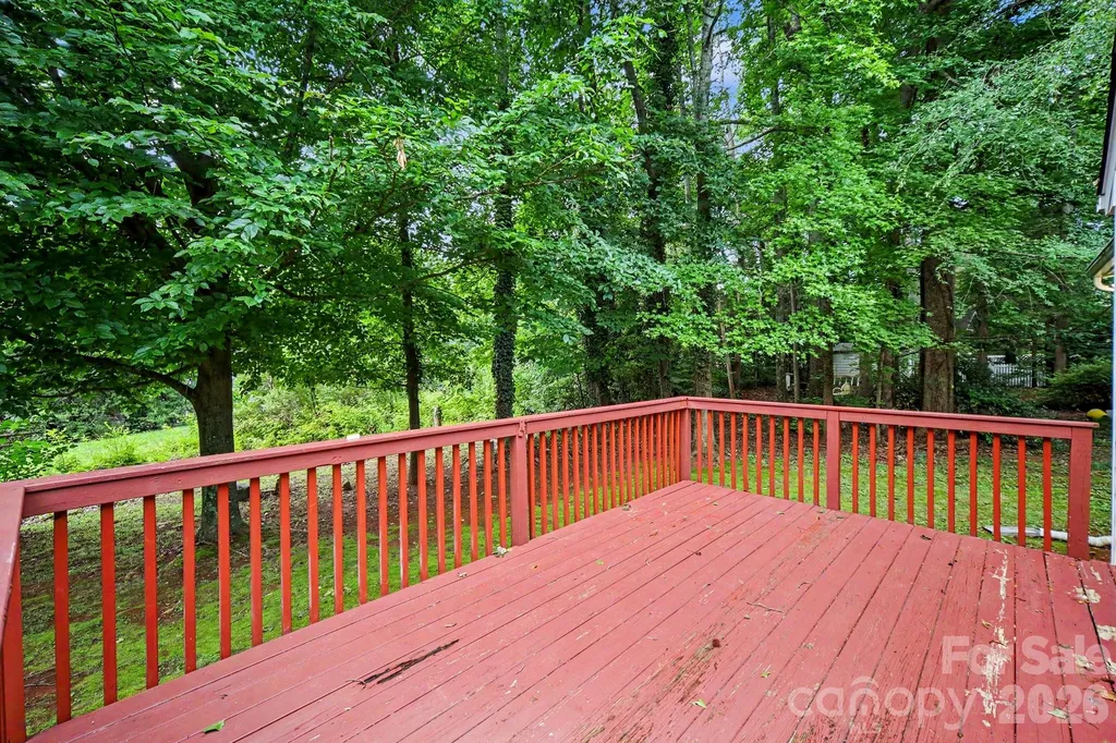 2732 Black Walnut Lane Charlotte NC 28262