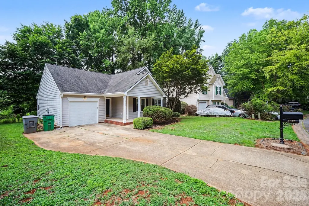2732 Black Walnut Lane Charlotte NC 28262