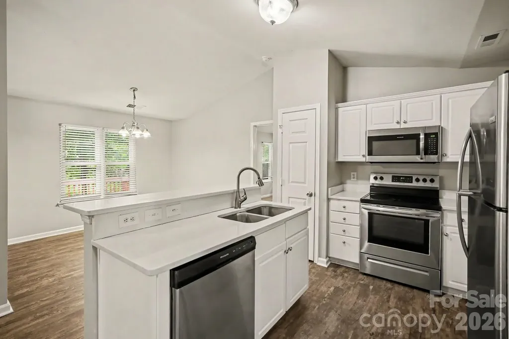2732 Black Walnut Lane Charlotte NC 28262