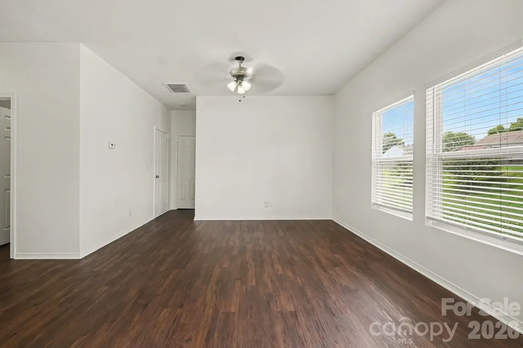 4636 Meadowfield Road Charlotte NC 28215