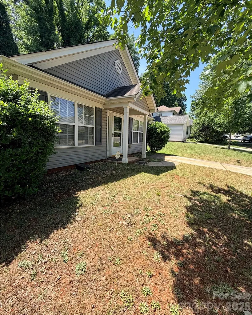 3834 Brookchase Lane Charlotte NC 28205