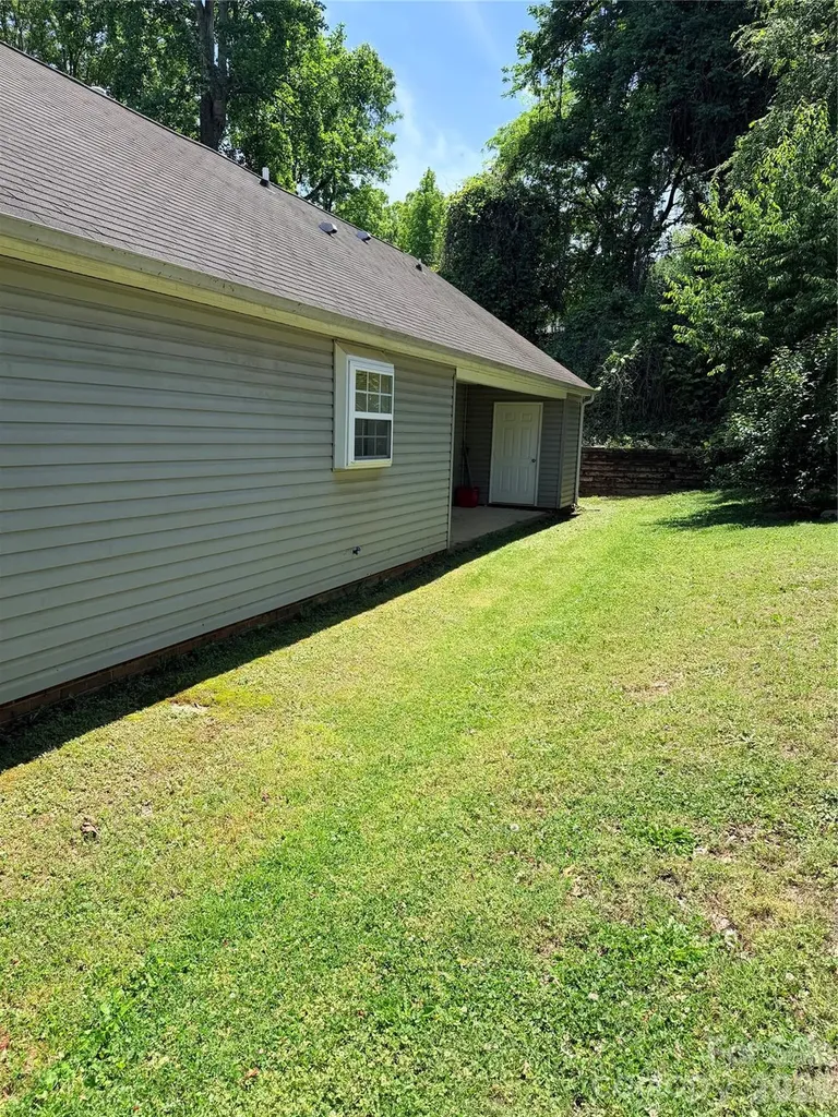 3834 Brookchase Lane Charlotte NC 28205