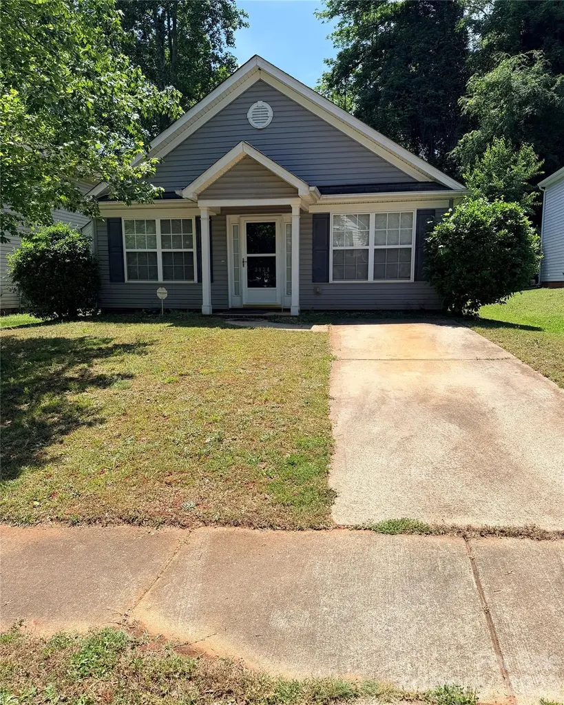3834 Brookchase Lane Charlotte NC 28205