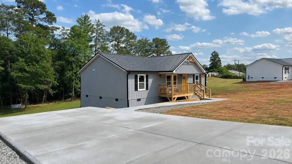 2047 Bailey Drive Hickory NC 28601