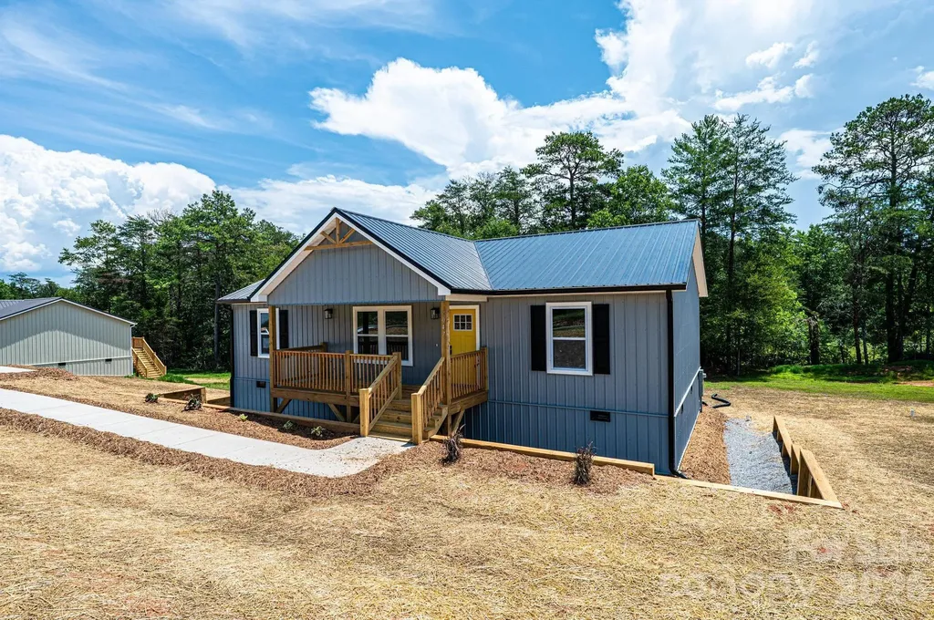 2047 Bailey Drive Hickory NC 28601