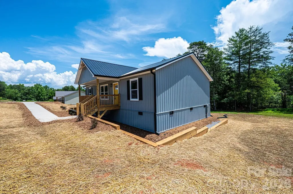 2047 Bailey Drive Hickory NC 28601