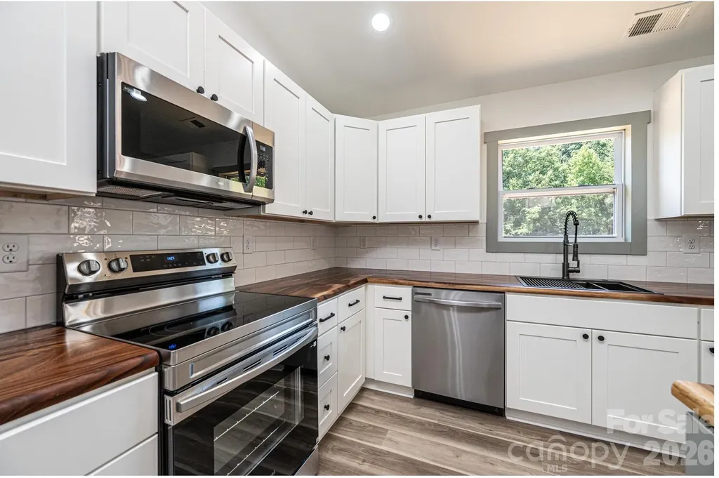 2047 Bailey Drive Hickory NC 28601