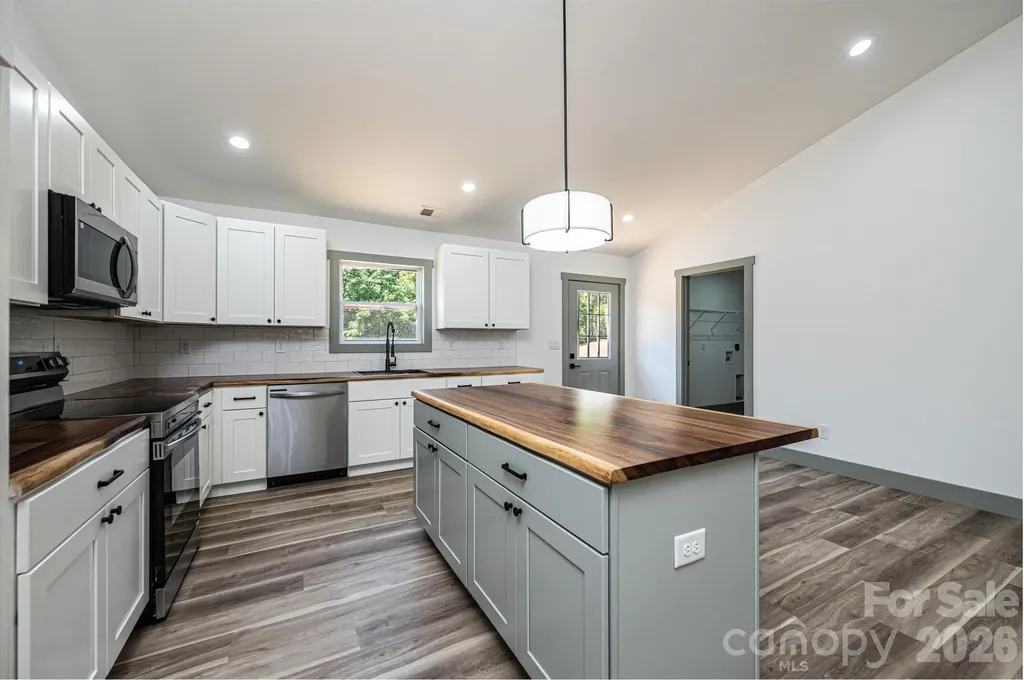 2047 Bailey Drive Hickory NC 28601