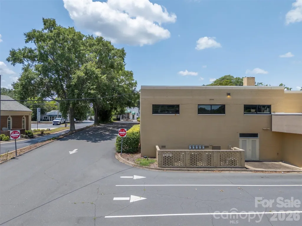 330 W Main Street Forest City NC 28043