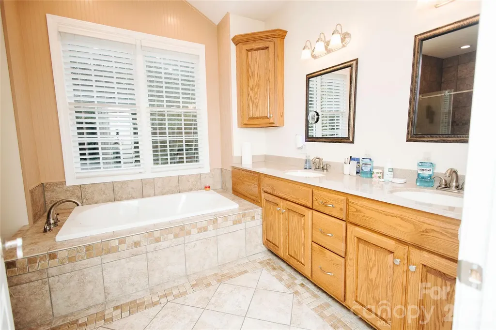 487 Cross Creek Drive Marion NC 28752
