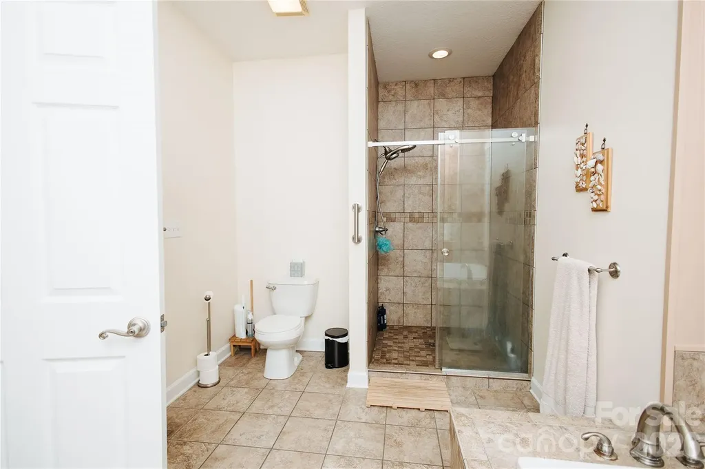 487 Cross Creek Drive Marion NC 28752