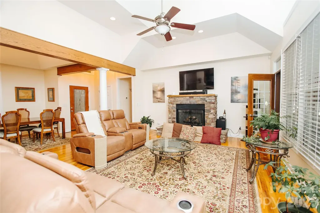 487 Cross Creek Drive Marion NC 28752