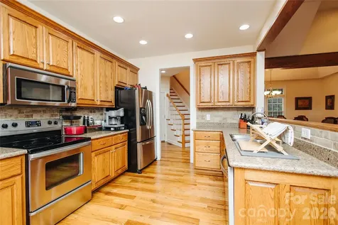 487 Cross Creek Drive Marion NC 28752
