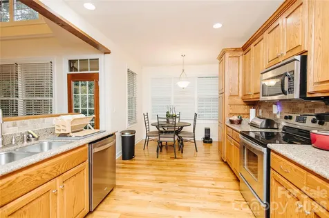 487 Cross Creek Drive Marion NC 28752