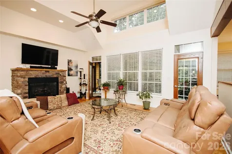 487 Cross Creek Drive Marion NC 28752